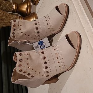 US 8 Geox Respira Ankle Boots, Wedge Heel | Light Taupe, SUEDE, NWT